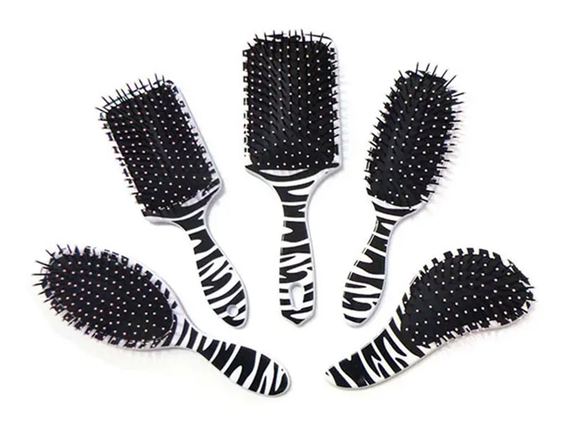 Plastový kartáč na vlasy Detangling Paddle Deman